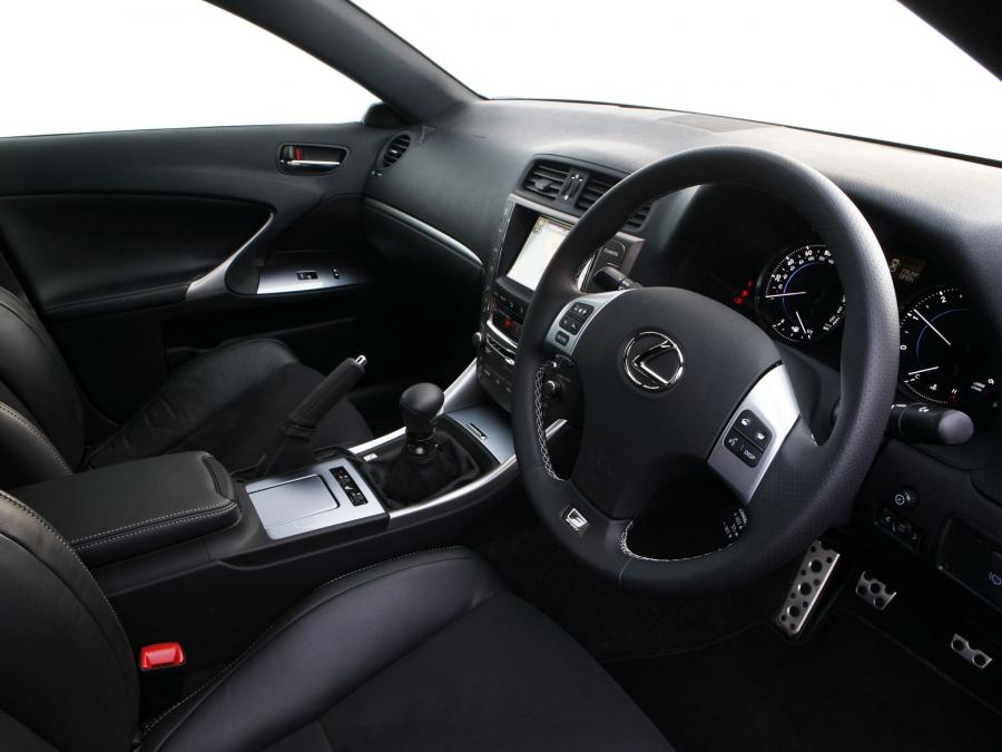  Lexus IS200d 2010 года  (UK) (фото 7 из 9)